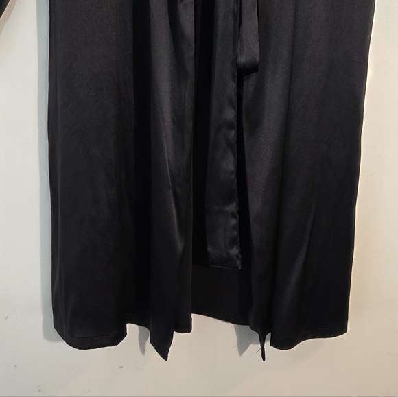 Victoria's Secret Robe - Picture 5 of 11